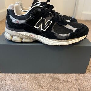 New Balance Black and White Lifestyle Sneakers